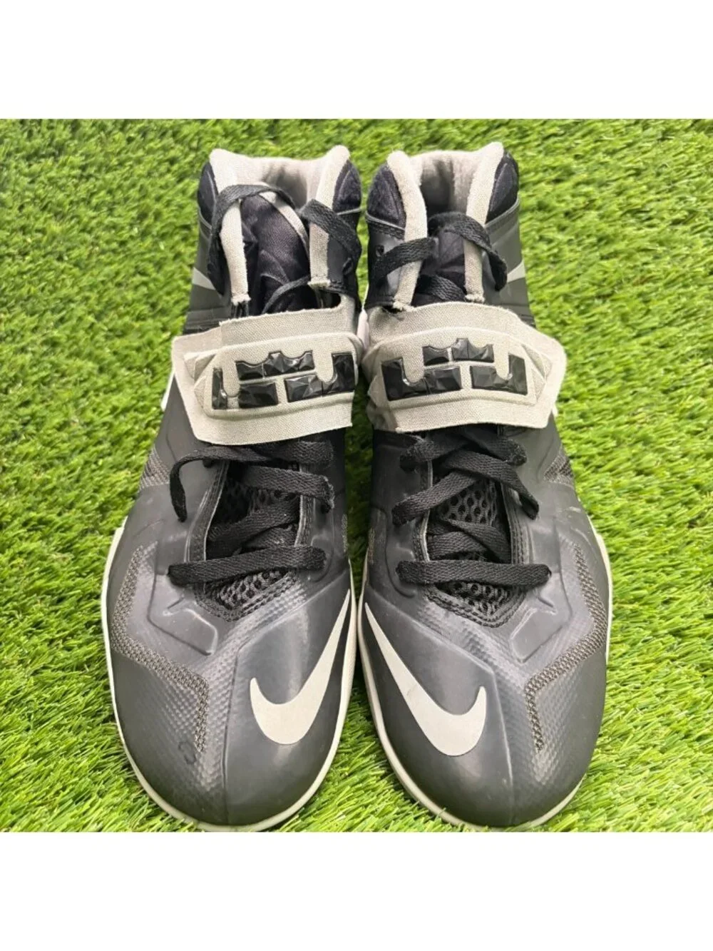 Nike LeBron Zoom Soldier 7 Mens Size 9.5 Black Silver Basketball Shoes Sneakers